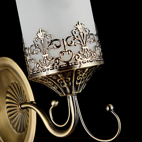 Бра Maytoni Sherborne ARM563-01-R